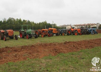 Aratura con trattori d'epoca