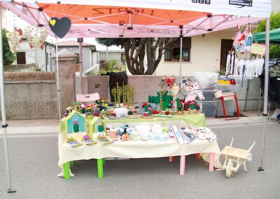 Mercatini dell'artigianato lungo via Pola